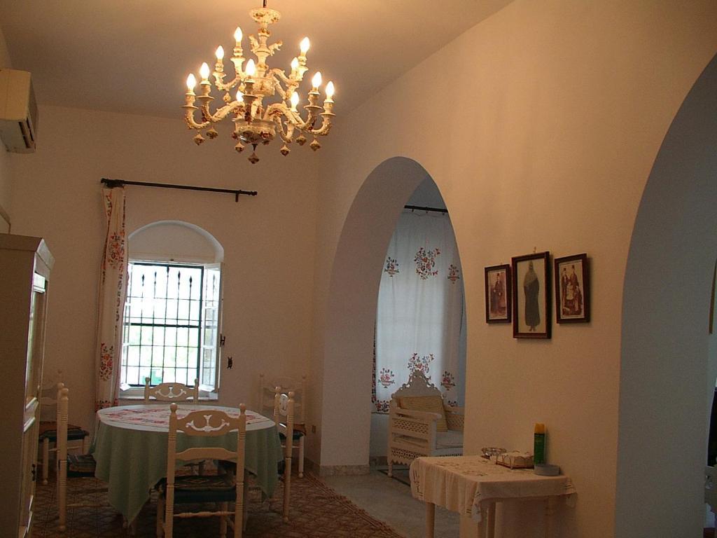 مبيت وإفطار ميدون Menzel El Kateb الغرفة الصورة